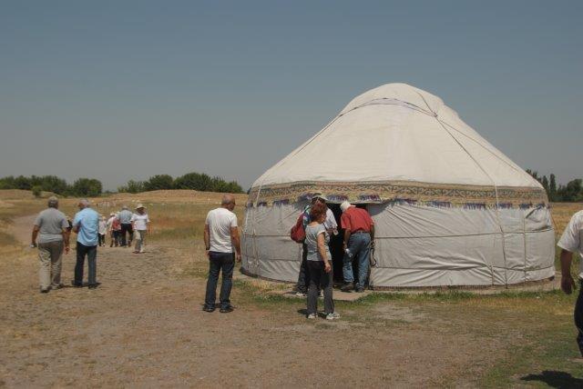 טיולים ג'יפים בקירגיסטן