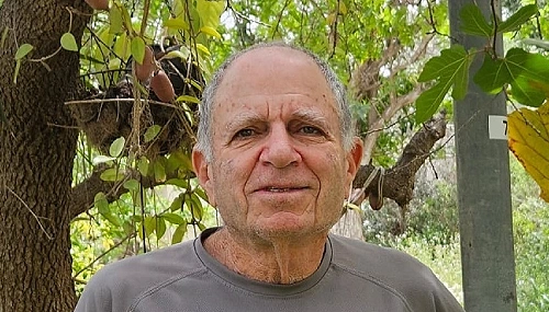 הטיולים המאורגנים בהדרכת דודיק אברהם (ד"ר)